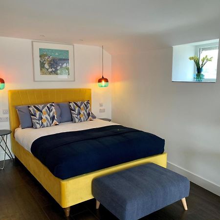 Modern Studio Apartment With Stunning Views! St Ives 외부 사진