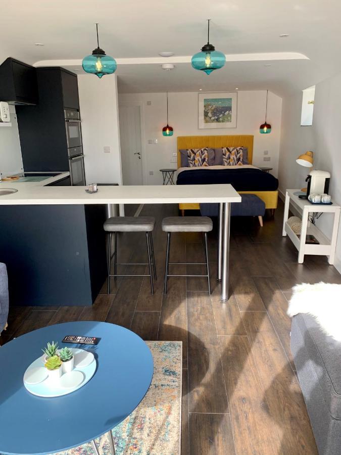 Modern Studio Apartment With Stunning Views! St Ives 외부 사진