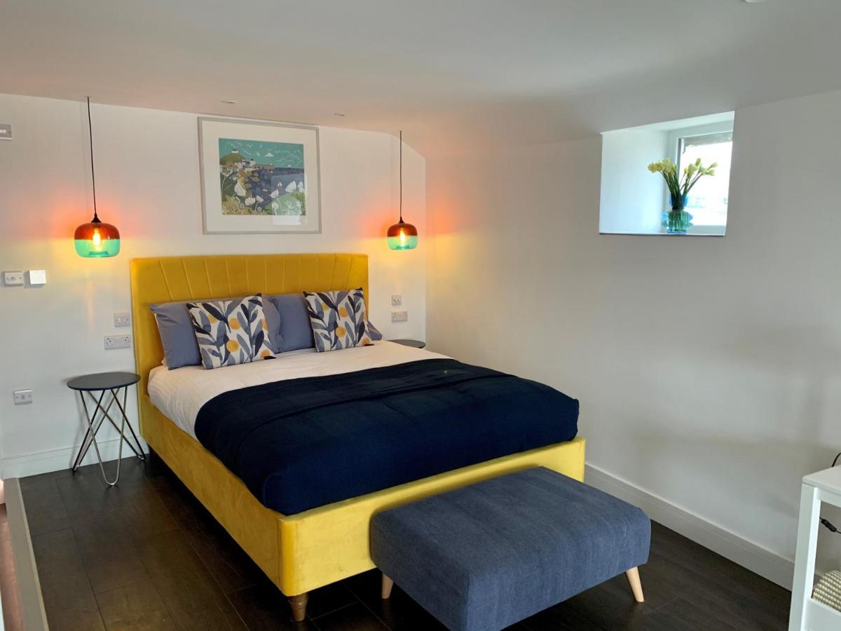 Modern Studio Apartment With Stunning Views! St Ives 외부 사진