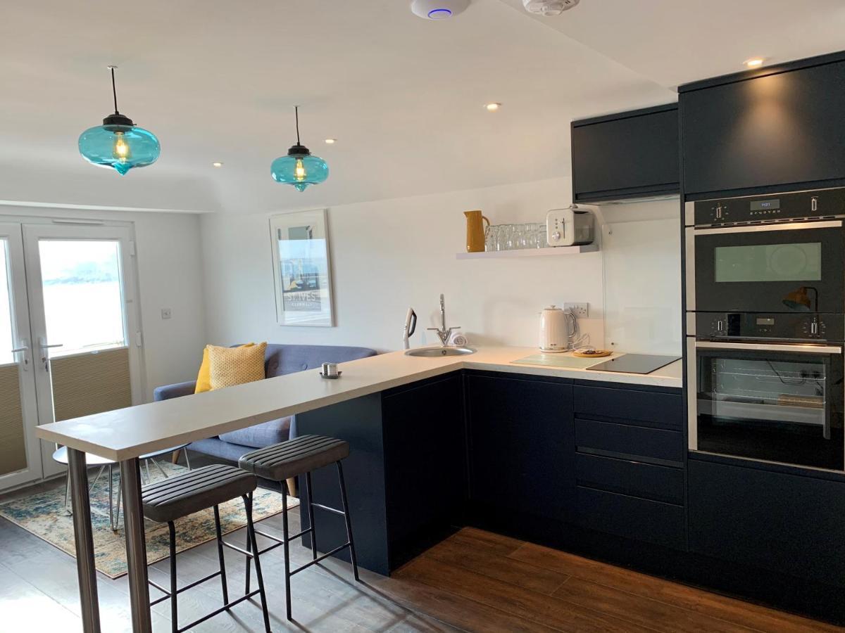 Modern Studio Apartment With Stunning Views! St Ives 외부 사진
